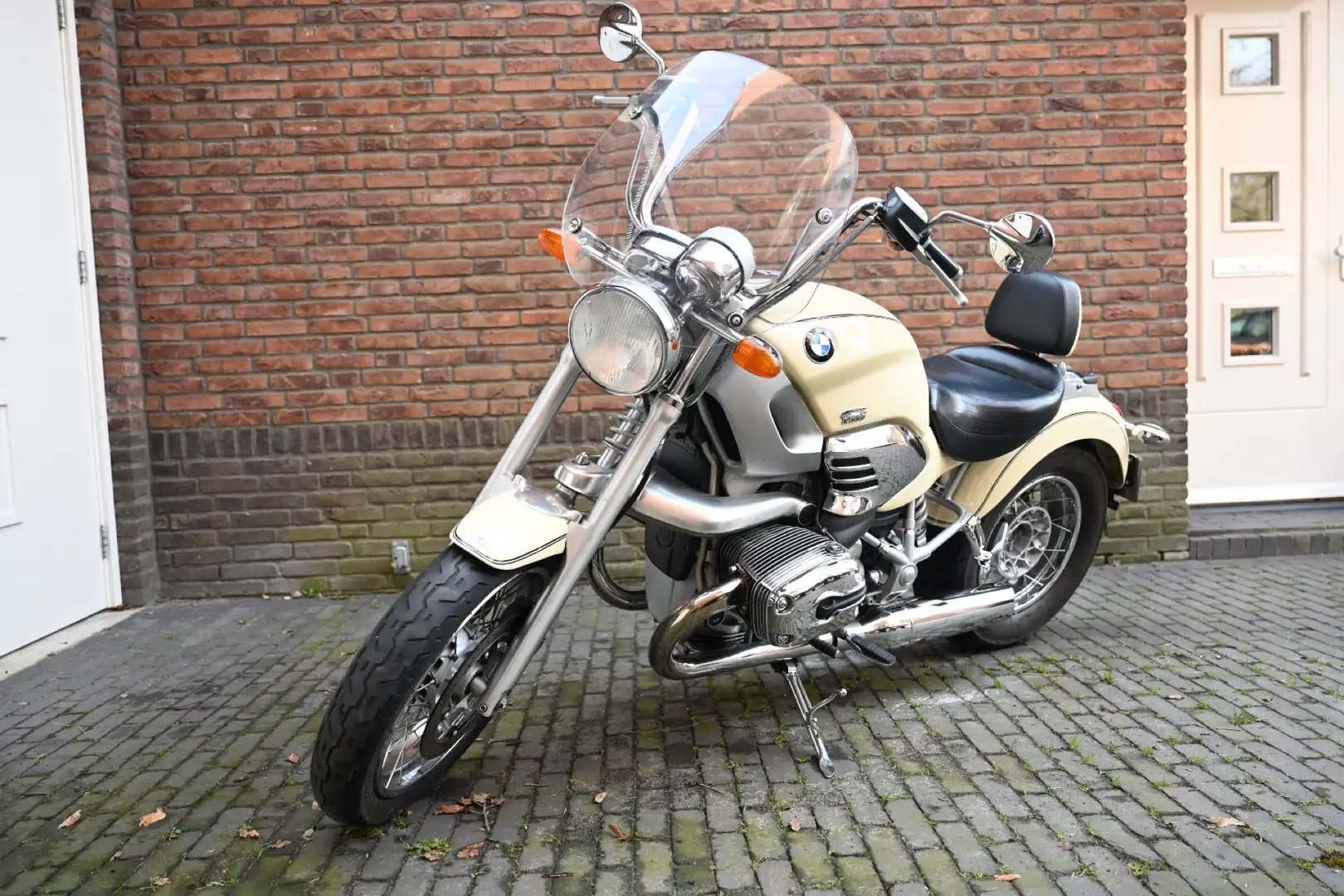 BMW R 1200 C weinig kilometers, kleur Ivory (beige) Bej - 1