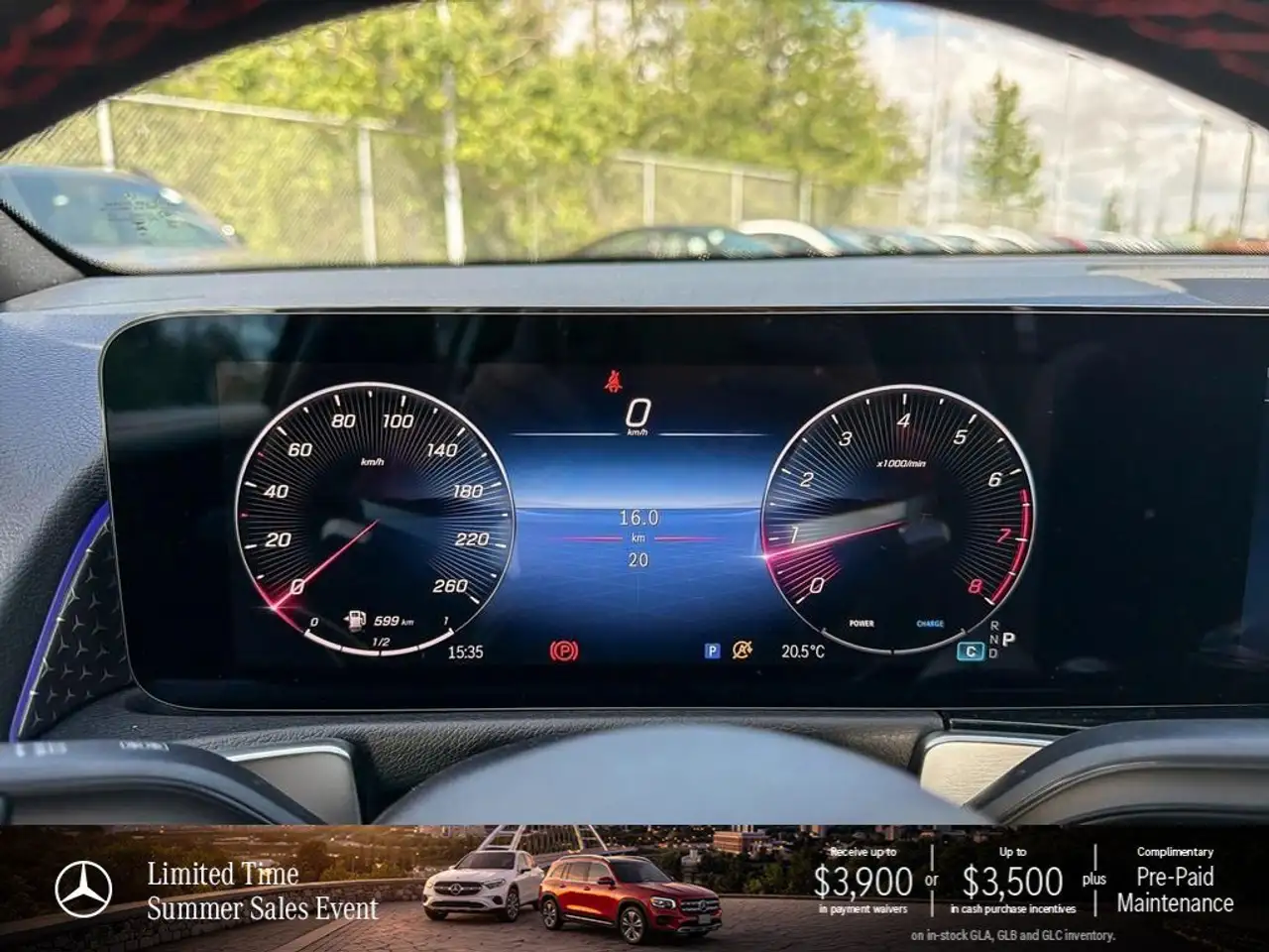 Mercedes-Benz GLB снимка Mercedes-Benz GLB