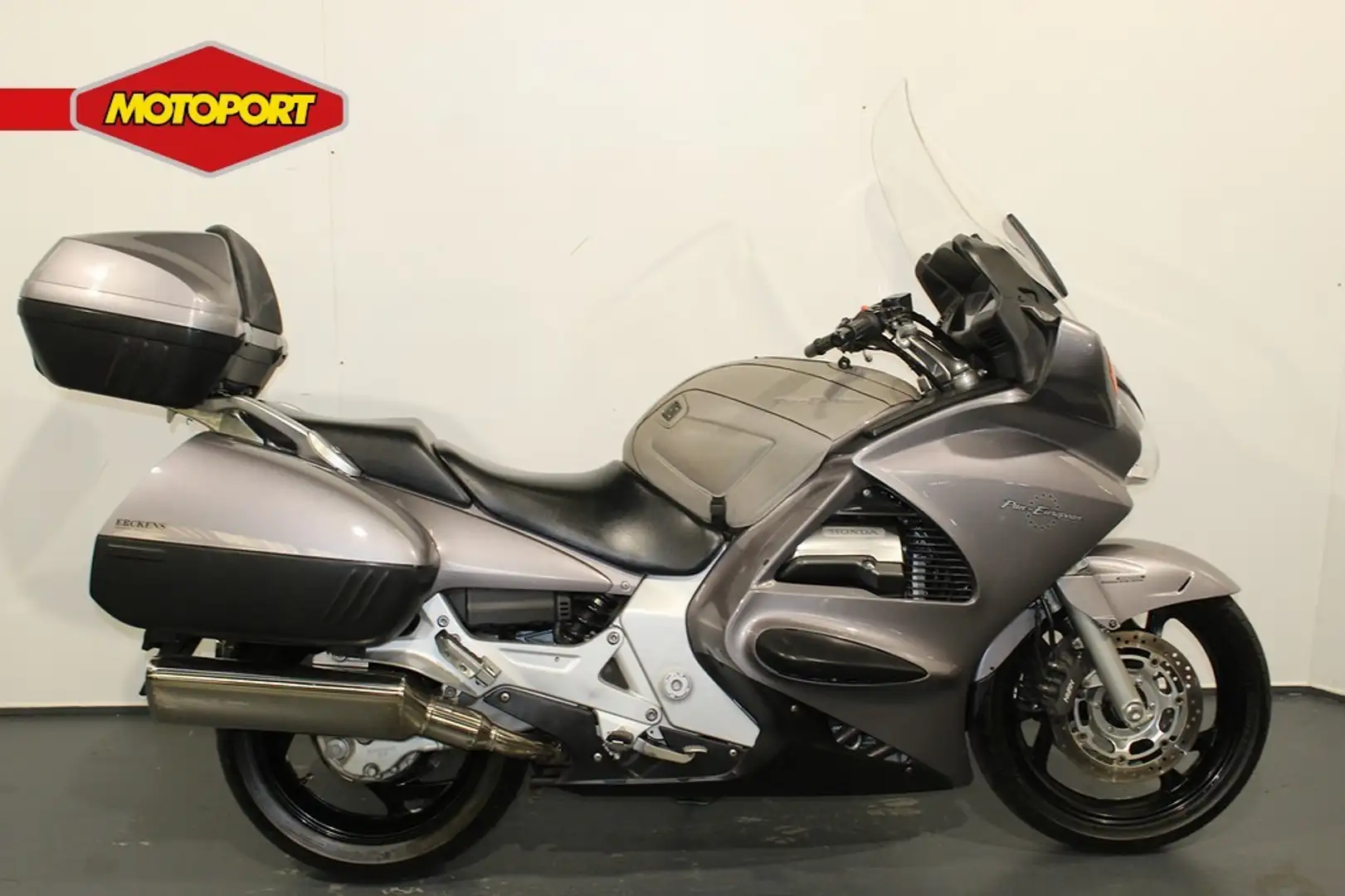 Honda ST 1300 Pan European Grijs - 1