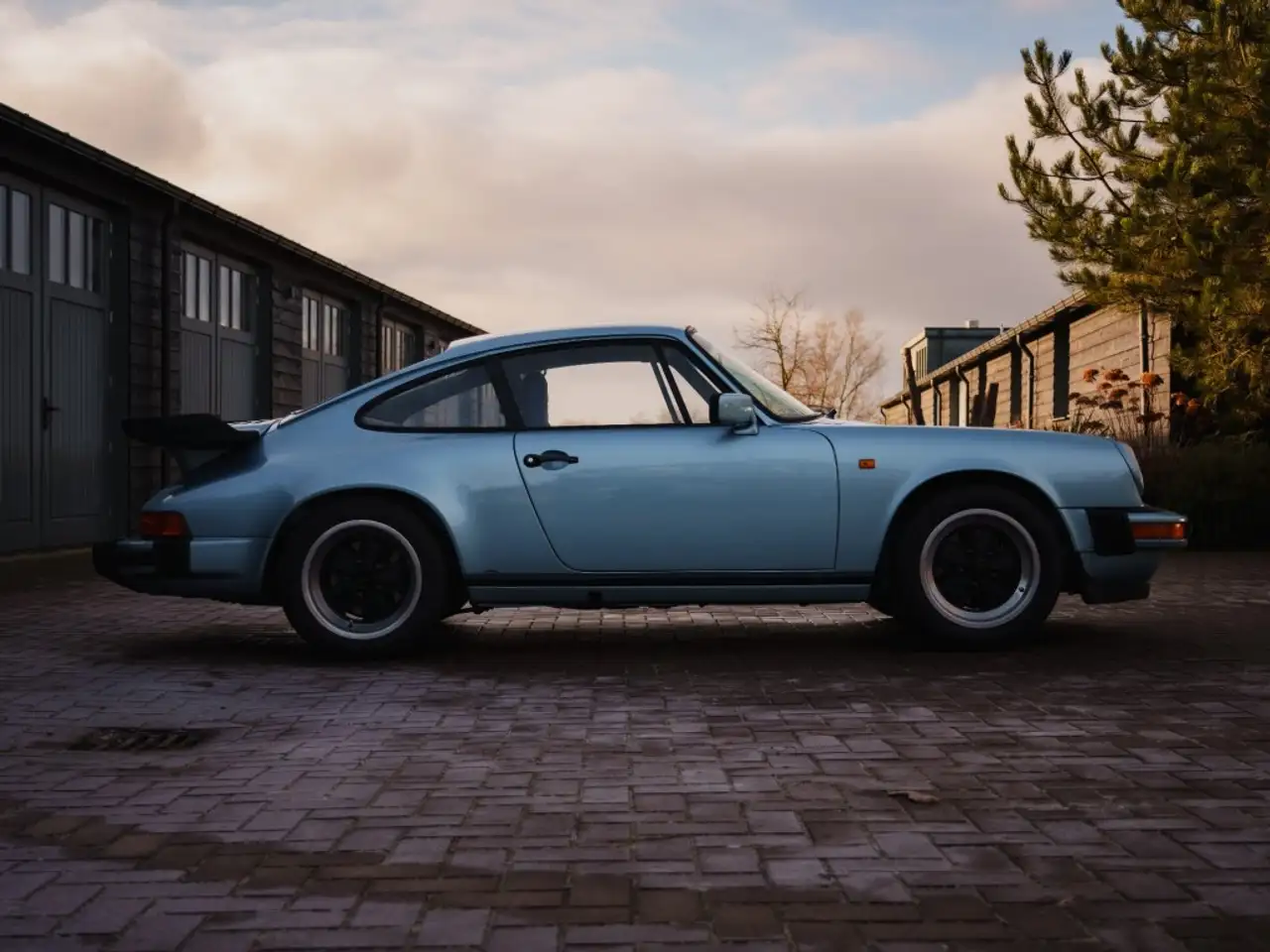 Porsche 911 3.0 SC Coupe Hell Blau metallic, foto 4