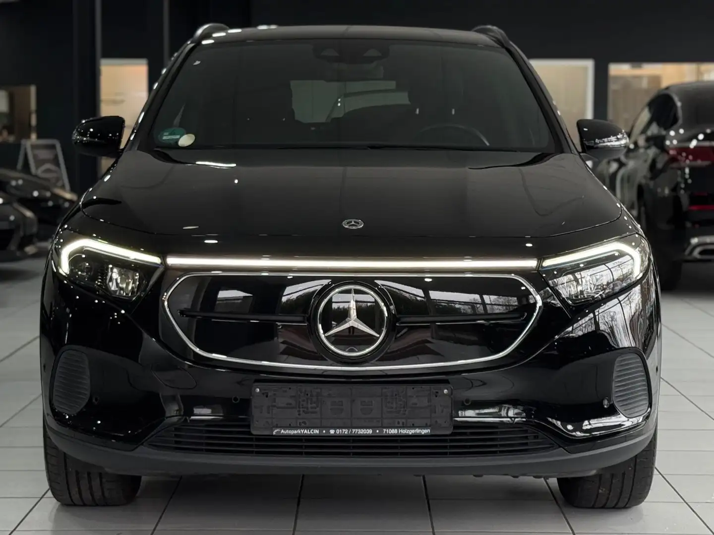 Mercedes-Benz EQA 250 *NIGHT*RCAM*19Z*AMBI-L.*SPUR&TOTW*DISTR* Schwarz - 2