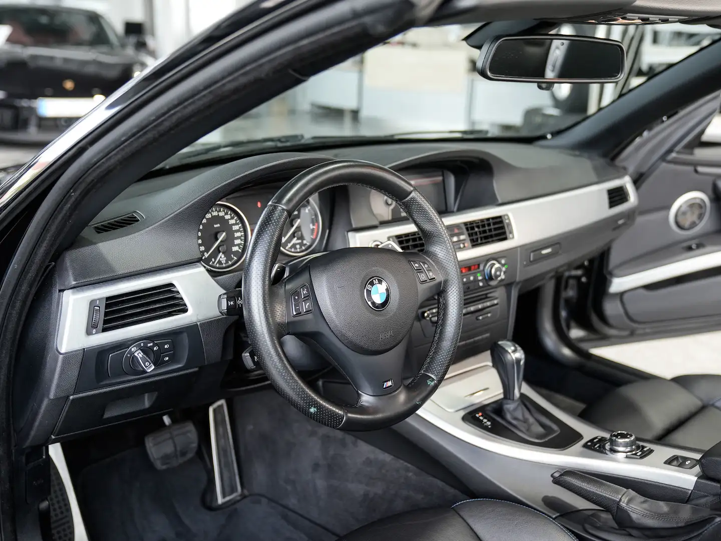 BMW 330 330d Cabrio M Sport 19LM Komfortz. TV Facelift Czarny - 2