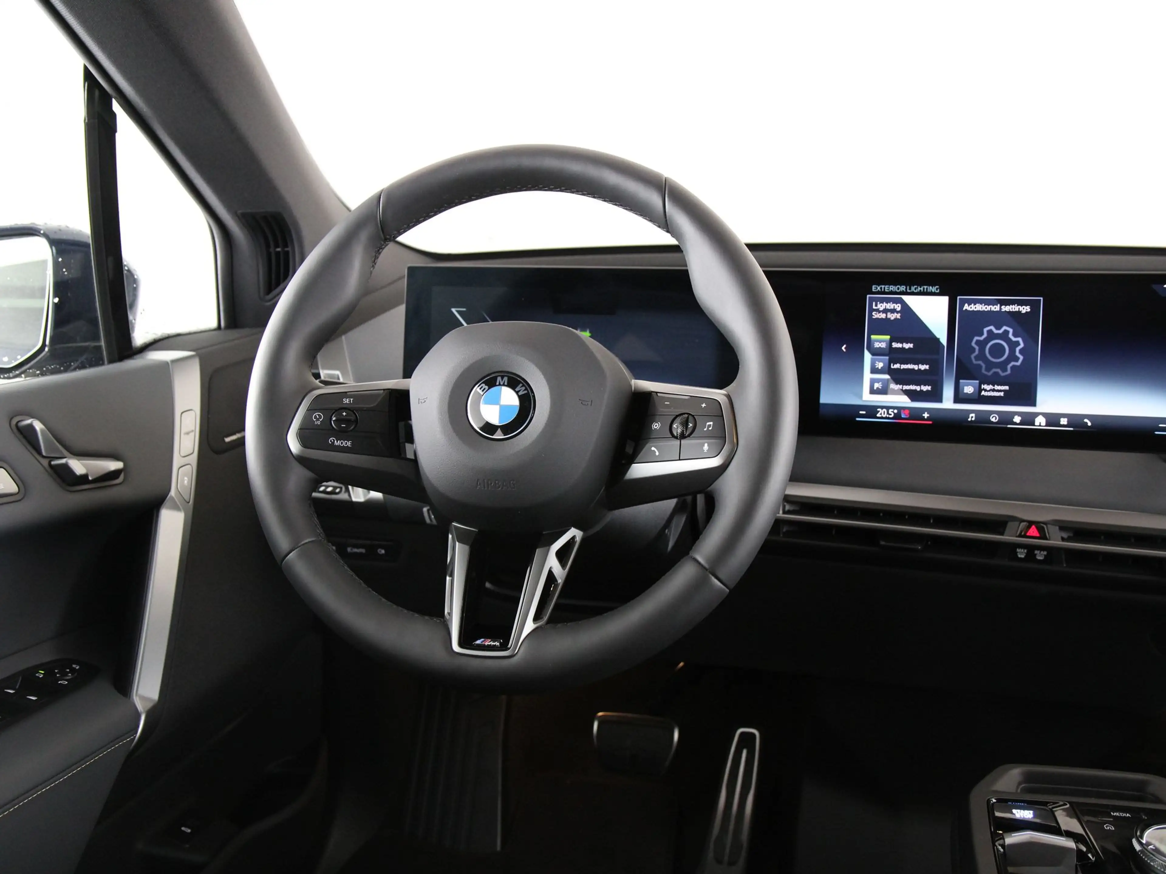 BMW iX xDrive60 112 kWh M Sport Pro — photo 2