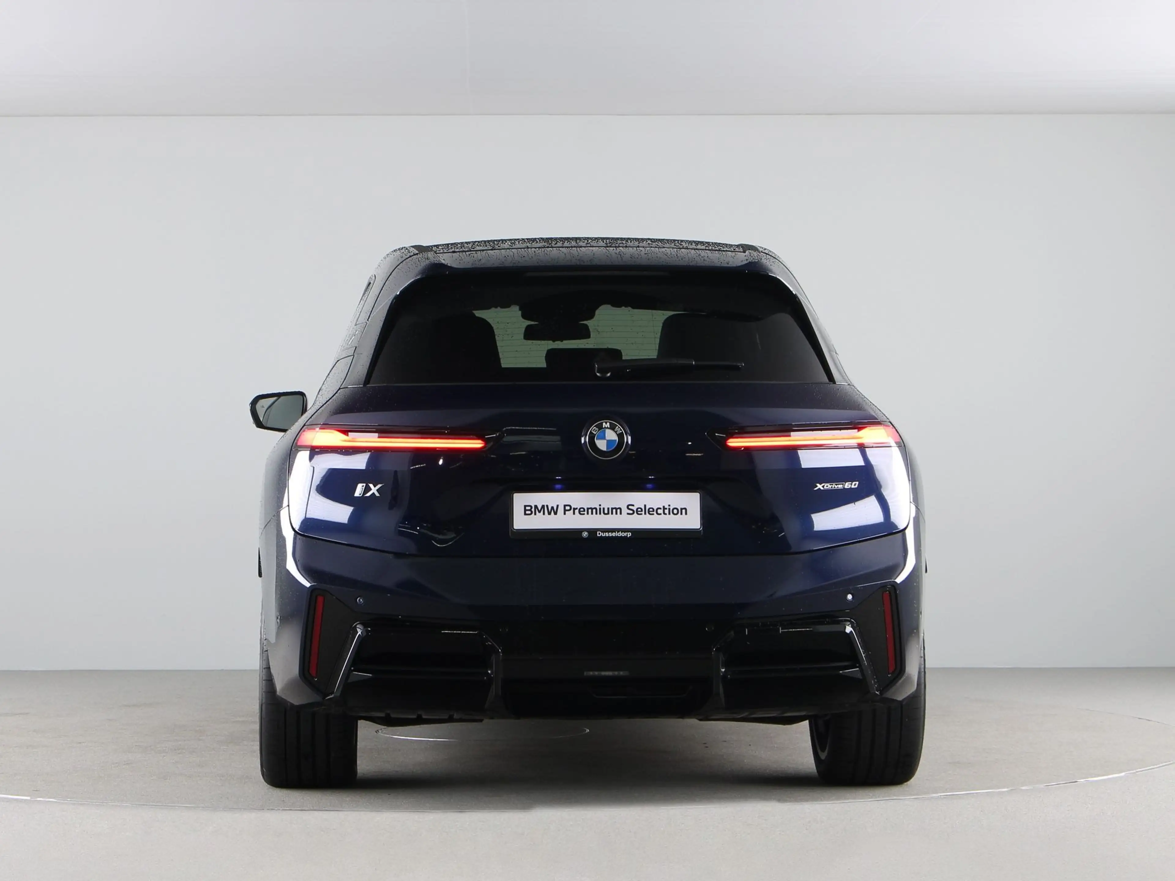 BMW iX xDrive60 112 kWh M Sport Pro — photo 9