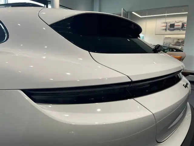 Porsche Taycan view 12