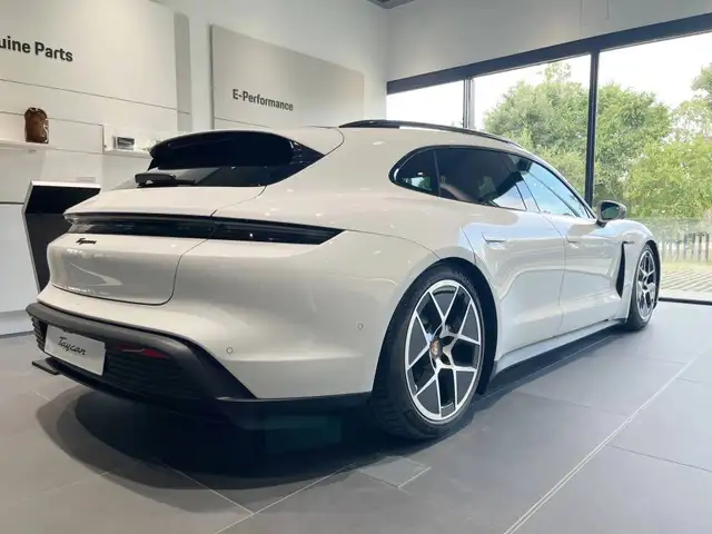 Porsche Taycan view 7