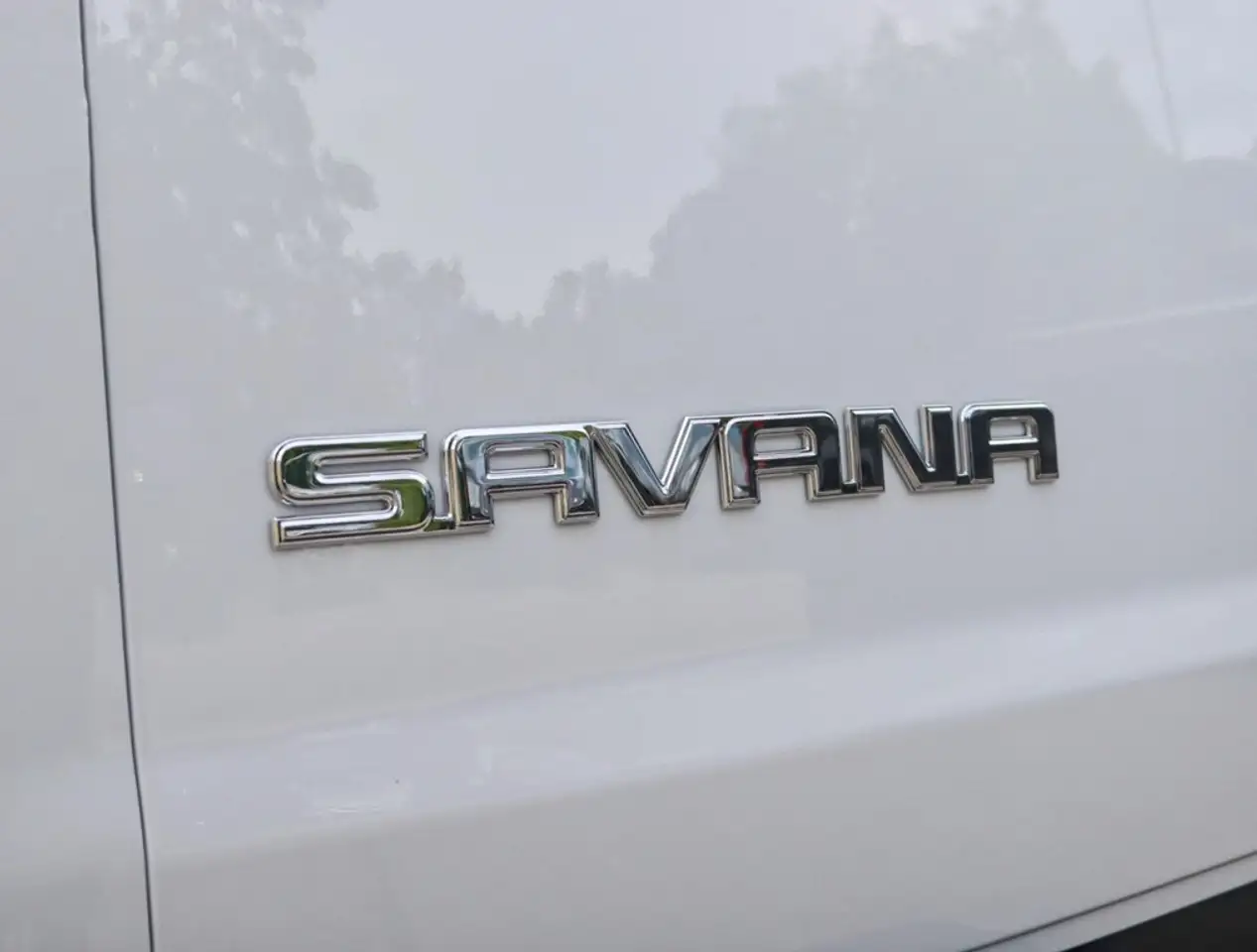 GMC Savana снимка GMC Savana