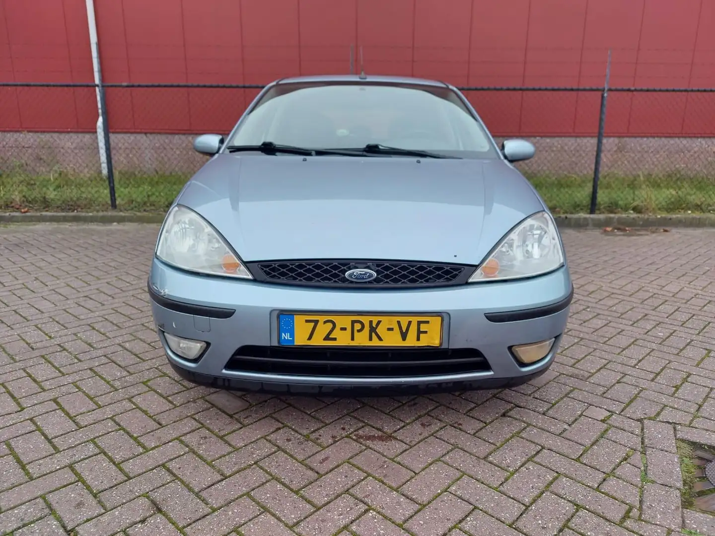 Ford Focus 1.6-16V Futura inruil koopje Gris - 1