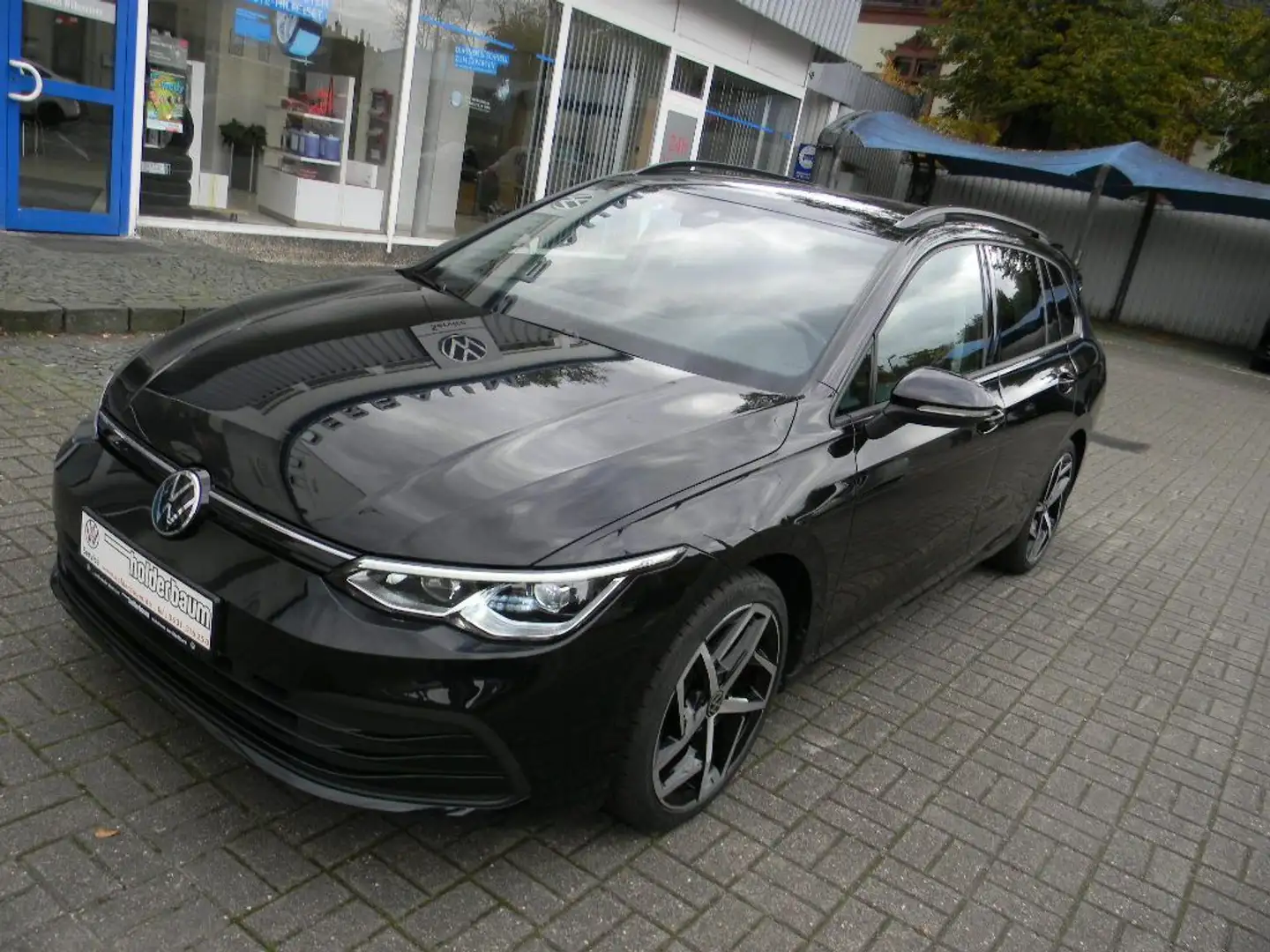 Volkswagen Golf VIII Variant Life 1,5 TSI 6 GANG KAMERA Zwart - 2