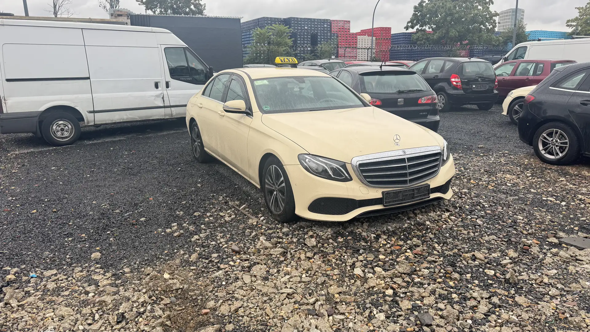 Mercedes-Benz E 200 E 200 d Aut. Navi Kamera LED Xenon Beige - 2