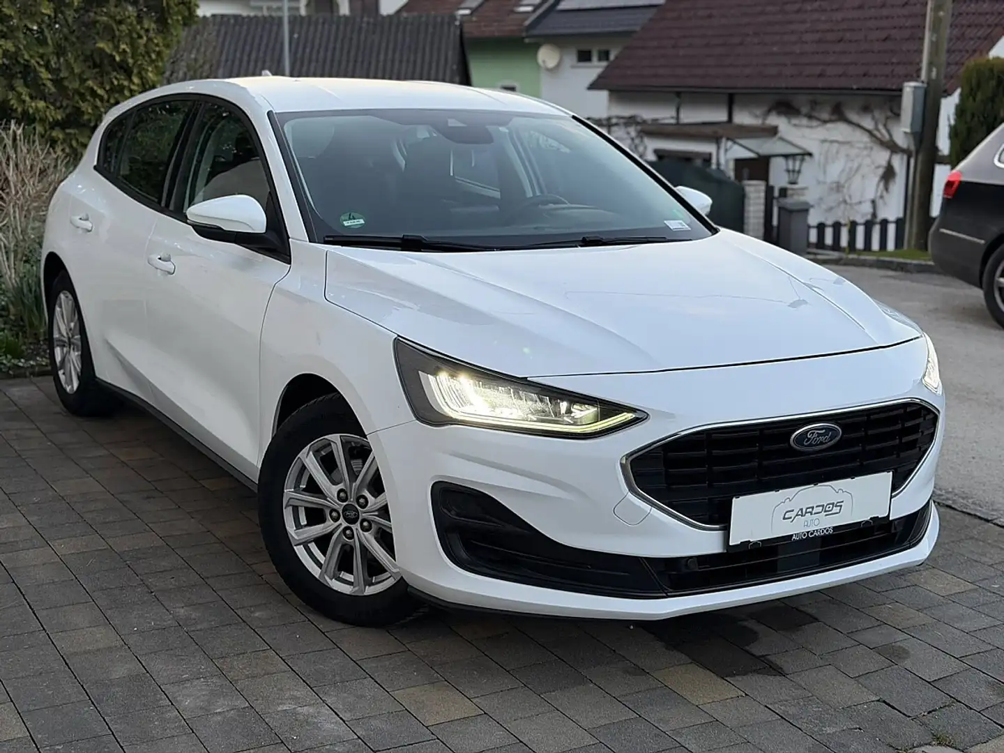 Ford Focus 1,5 EcoBlue Active Weiß - 1