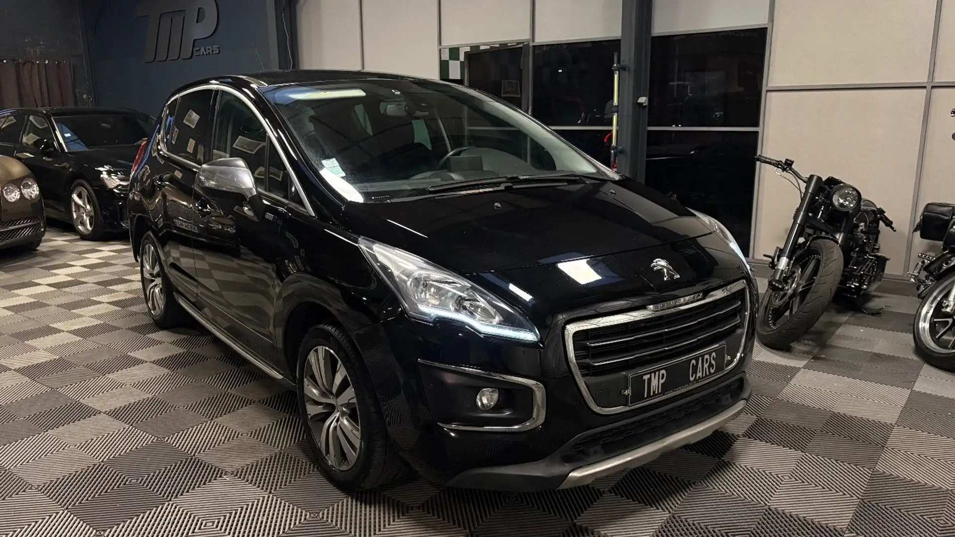 Peugeot 3008 1.6 BlueHDi 120ch Allure S&S EAT6 Noir - 1