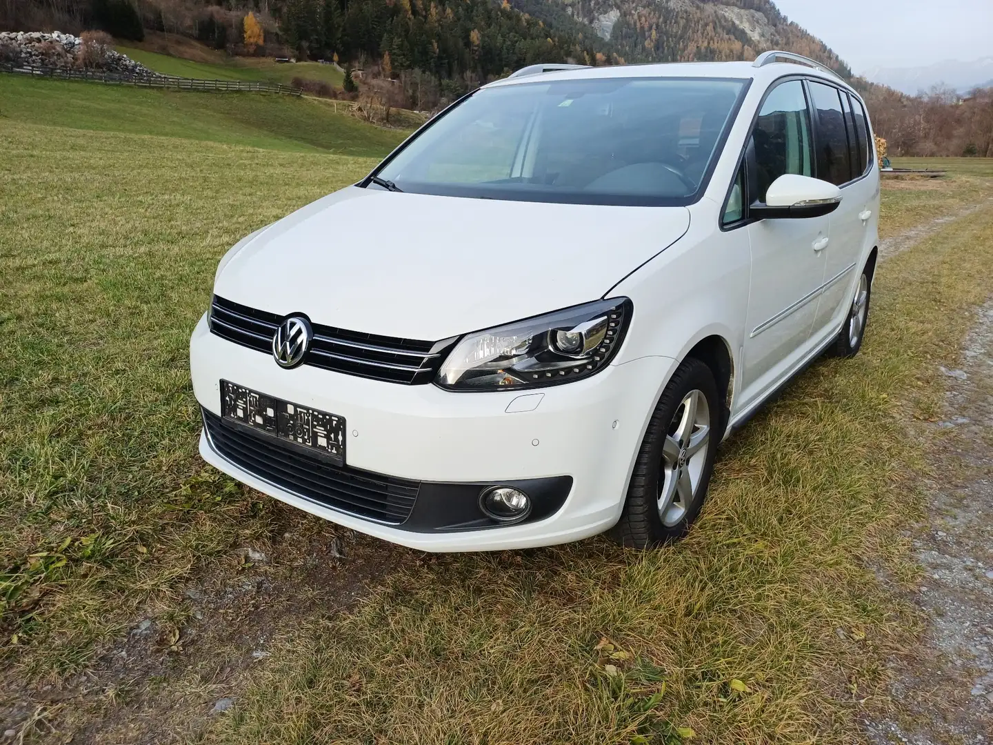 Volkswagen Touran Highline 2,0 TDI DPF DSG - 2