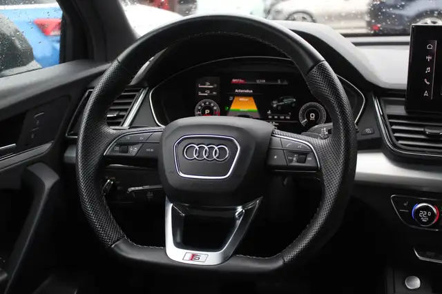 Audi Q5 view 18