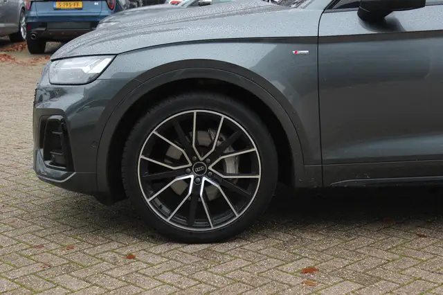 Audi Q5 view 15