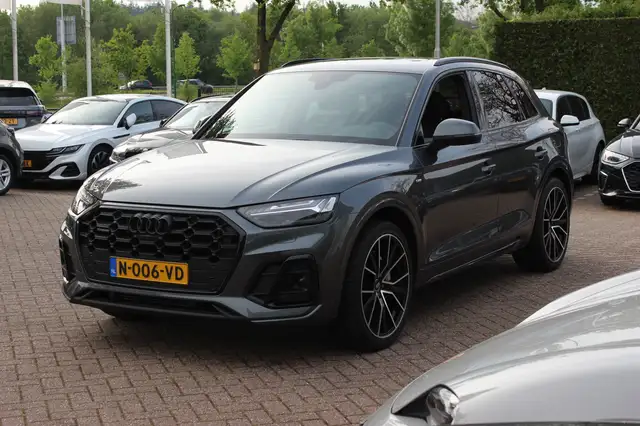 Audi Q5 view 7