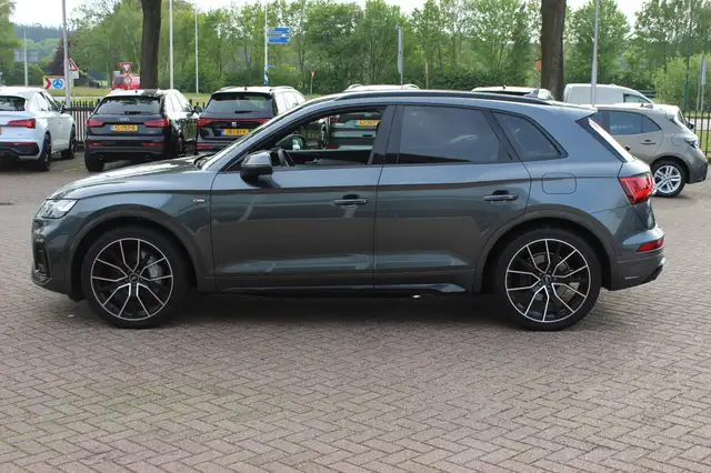 Audi Q5 view 8