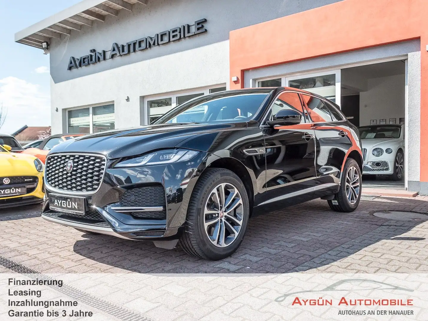 Jaguar F-Pace F-PACE P400e AWD S*Panorama*Meridian* Schwarz - 1