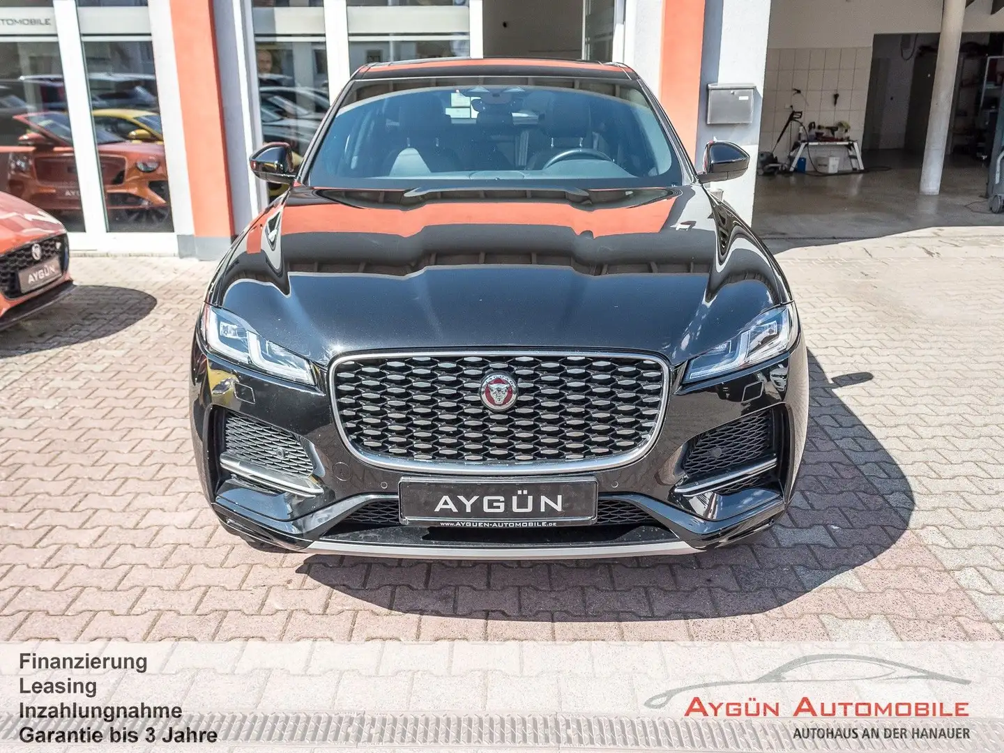 Jaguar F-Pace F-PACE P400e AWD S*Panorama*Meridian* Schwarz - 2