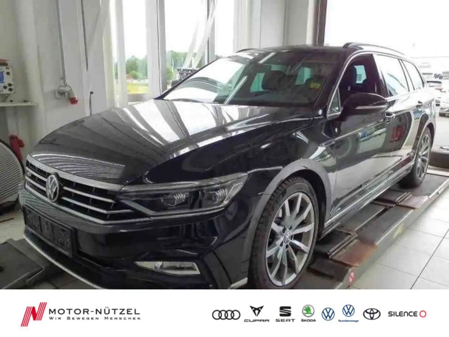Volkswagen Passat Variant 2.0 TDI DSG R-LINE MATRIX+NAV+ACC Schwarz - 1