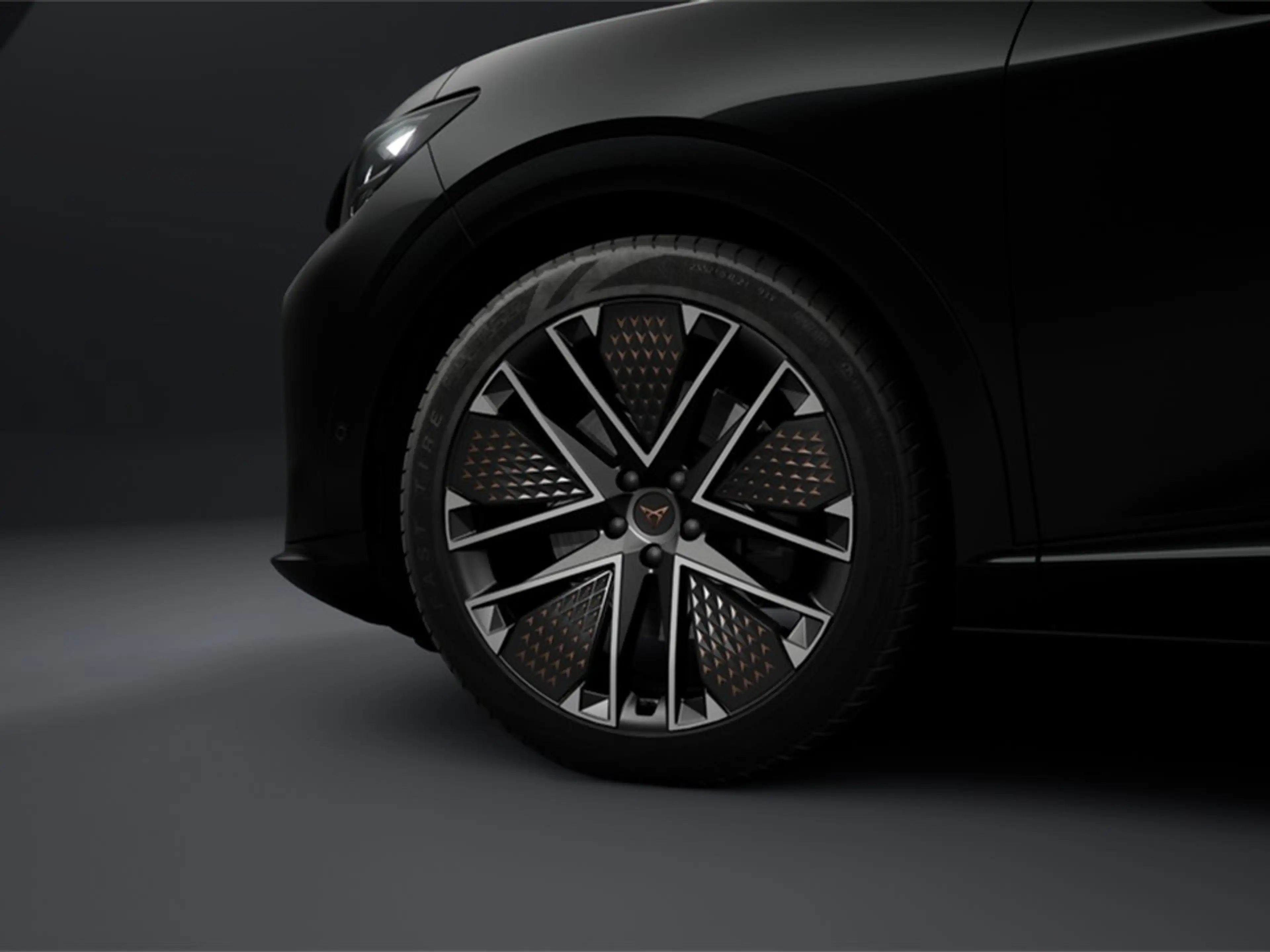 CUPRA Tavascan VZ 4DRIVE WÄRMEPUMPE eSITZE LEDER PANO — photo 7