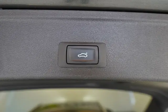 Audi A4 view 18