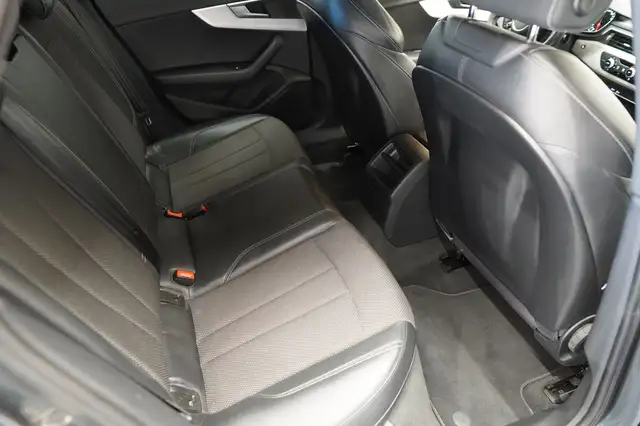 Audi A4 view 21