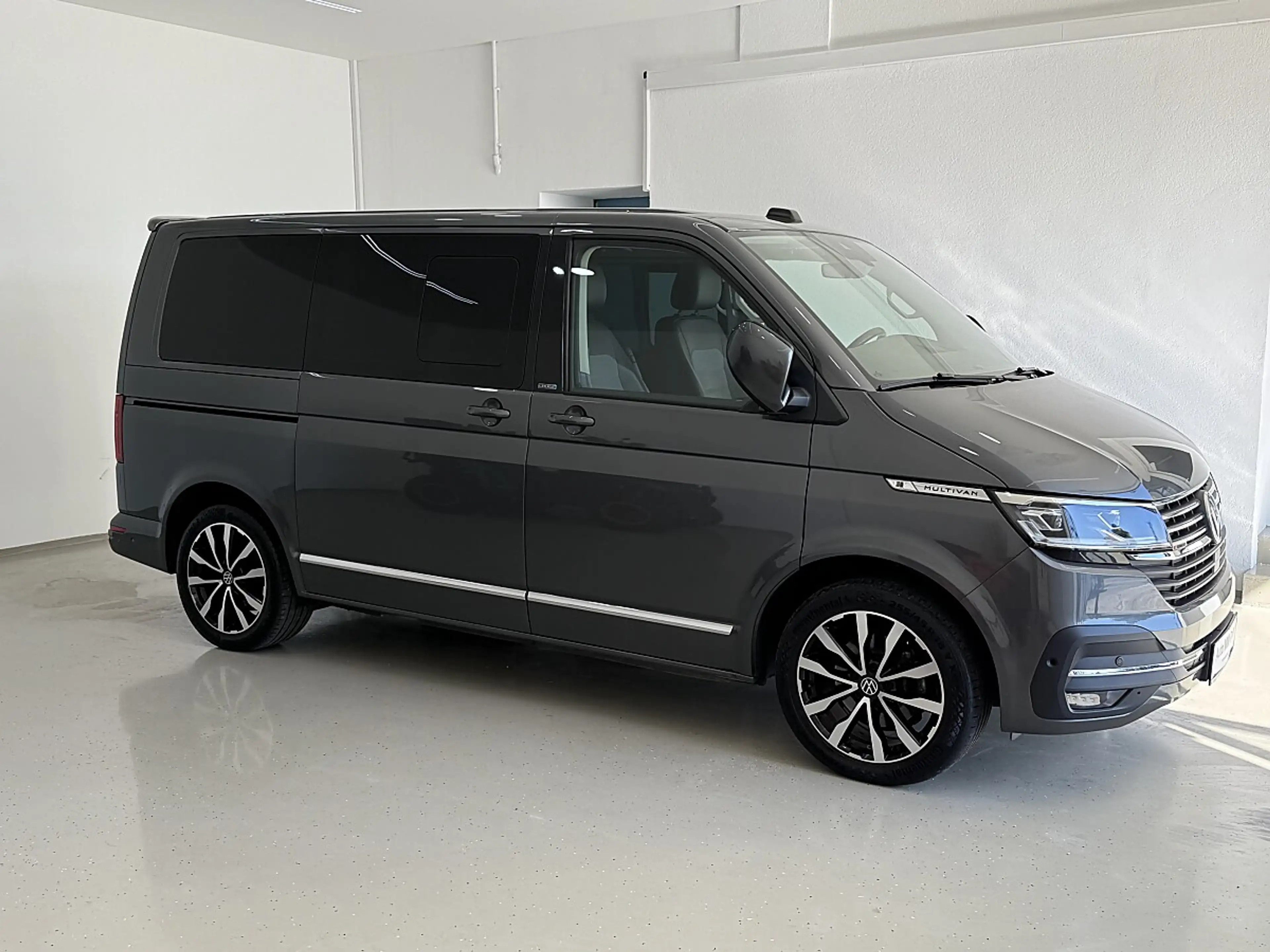 Volkswagen T6.1 Multivan Multivan Cruise T6.1 2,0 TDI 4Motion  DSG — photo 7
