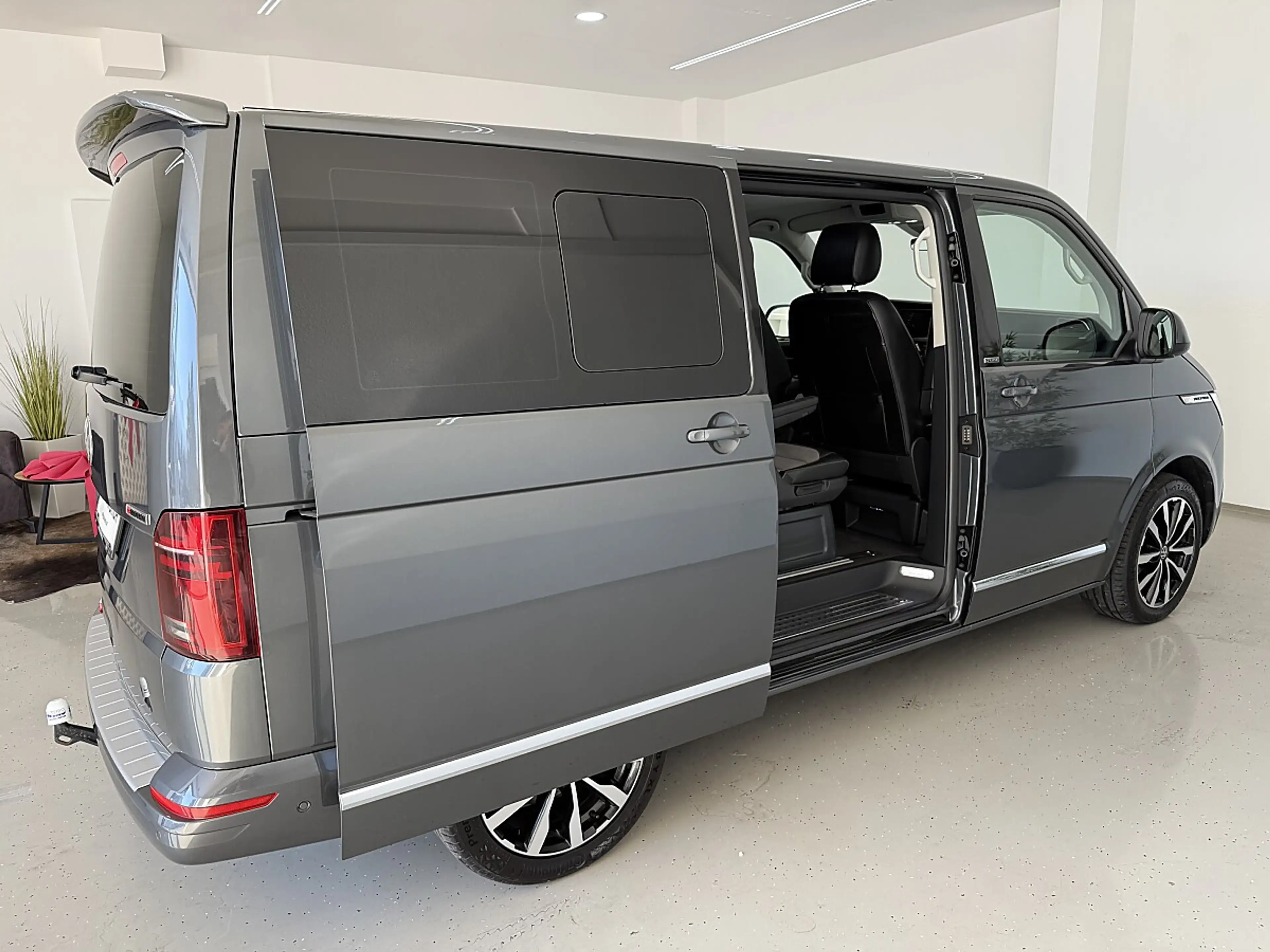 Volkswagen T6.1 Multivan Multivan Cruise T6.1 2,0 TDI 4Motion  DSG — photo 10