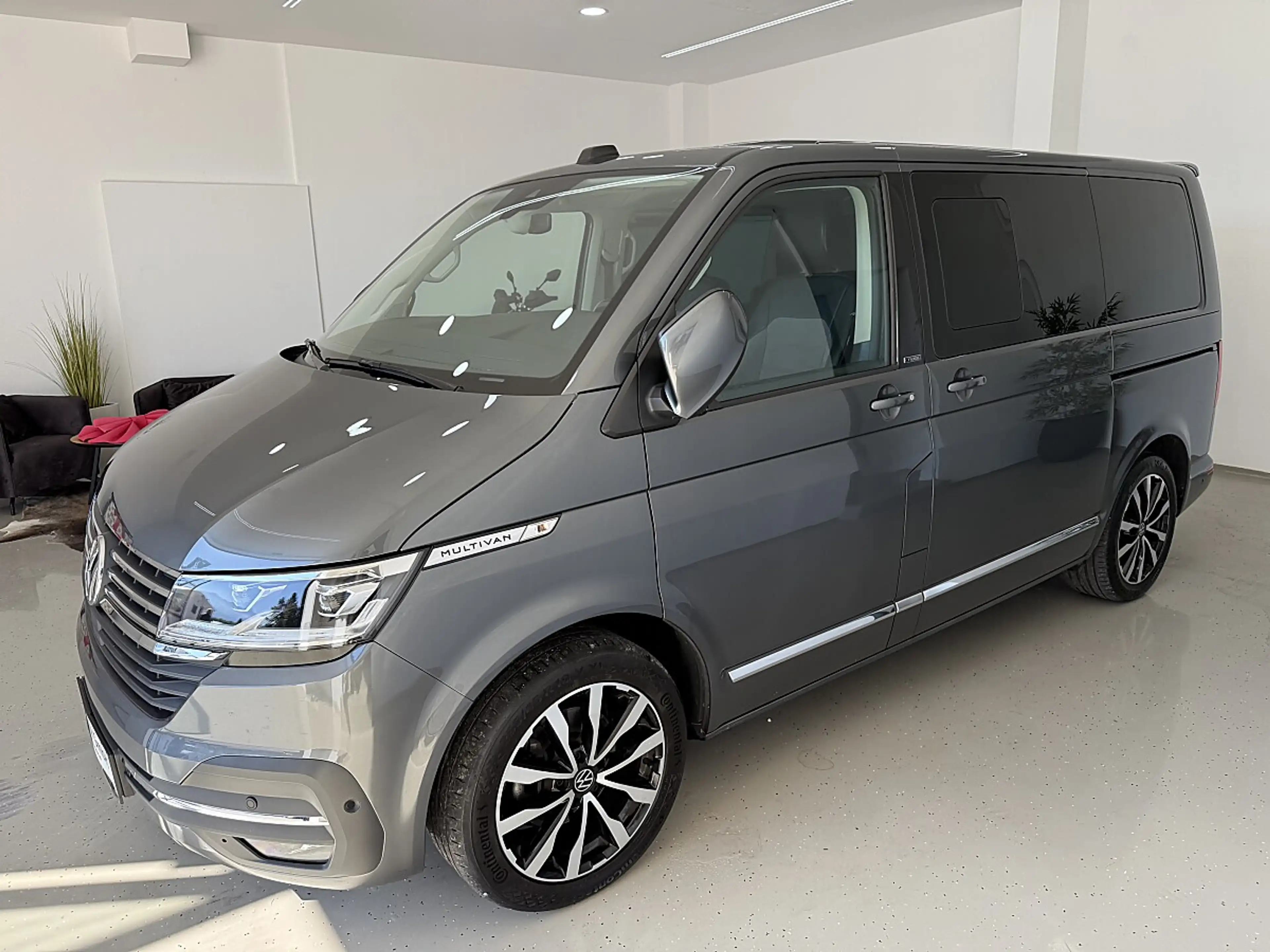 Volkswagen T6.1 Multivan Multivan Cruise T6.1 2,0 TDI 4Motion  DSG — photo 3