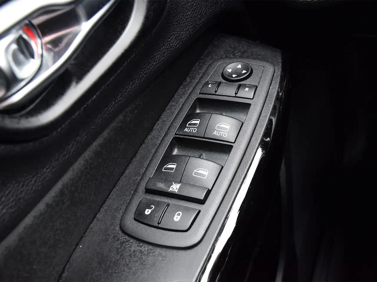 Jeep Cherokee снимка Jeep Cherokee