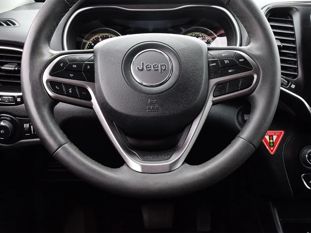 Jeep Cherokee снимка Jeep Cherokee