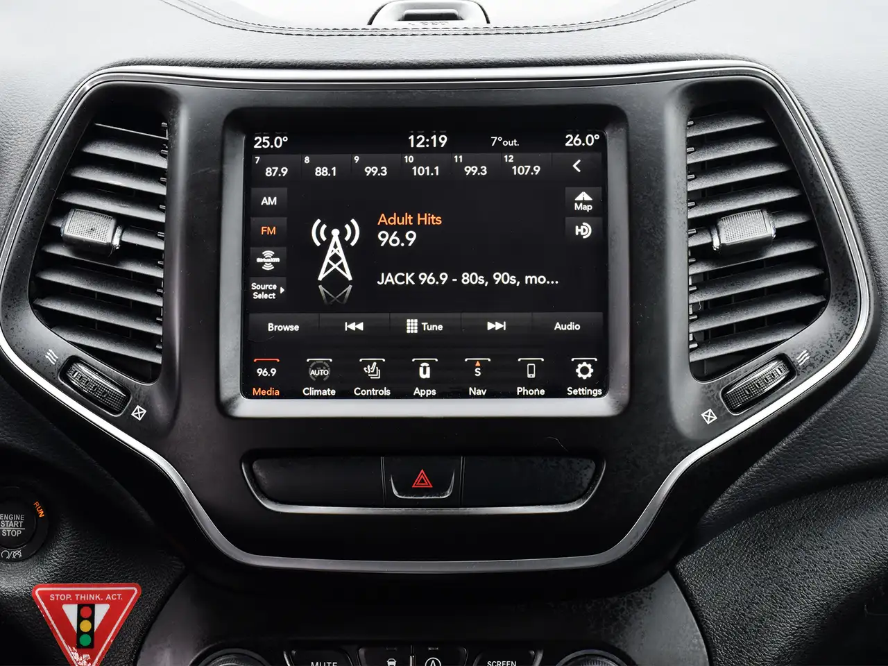 Jeep Cherokee снимка Jeep Cherokee