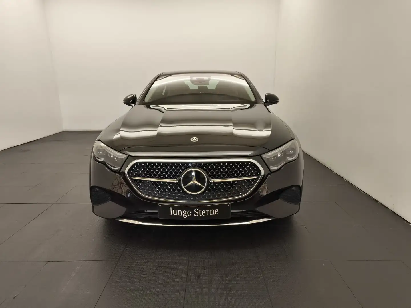 Mercedes-Benz E 400 E 400 e 4M Avantgarde Burmester Pano Fahrassi Plus Schwarz - 2