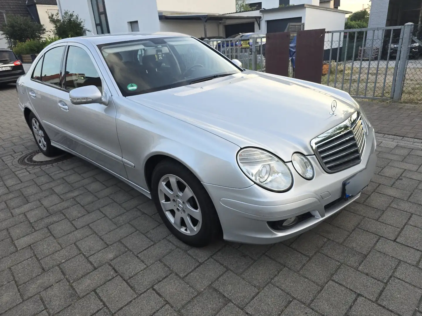 Mercedes-Benz E 200 200K Classic - 1