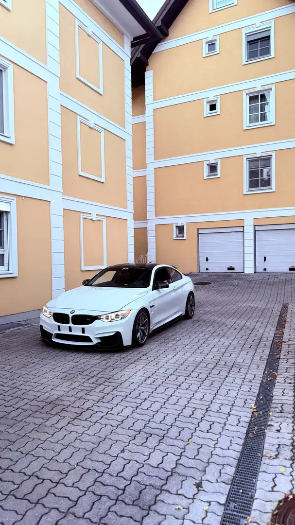 BMW M4 M-DKG Coupe Aut. Weiß - 2