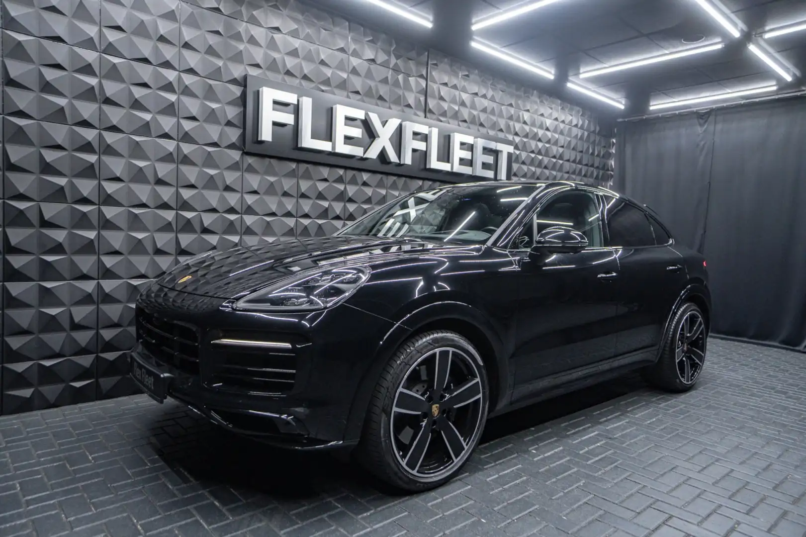 Porsche Cayenne Coupe GTS *22Zoll*Sport-Design*Carbon*ACC* Noir - 2