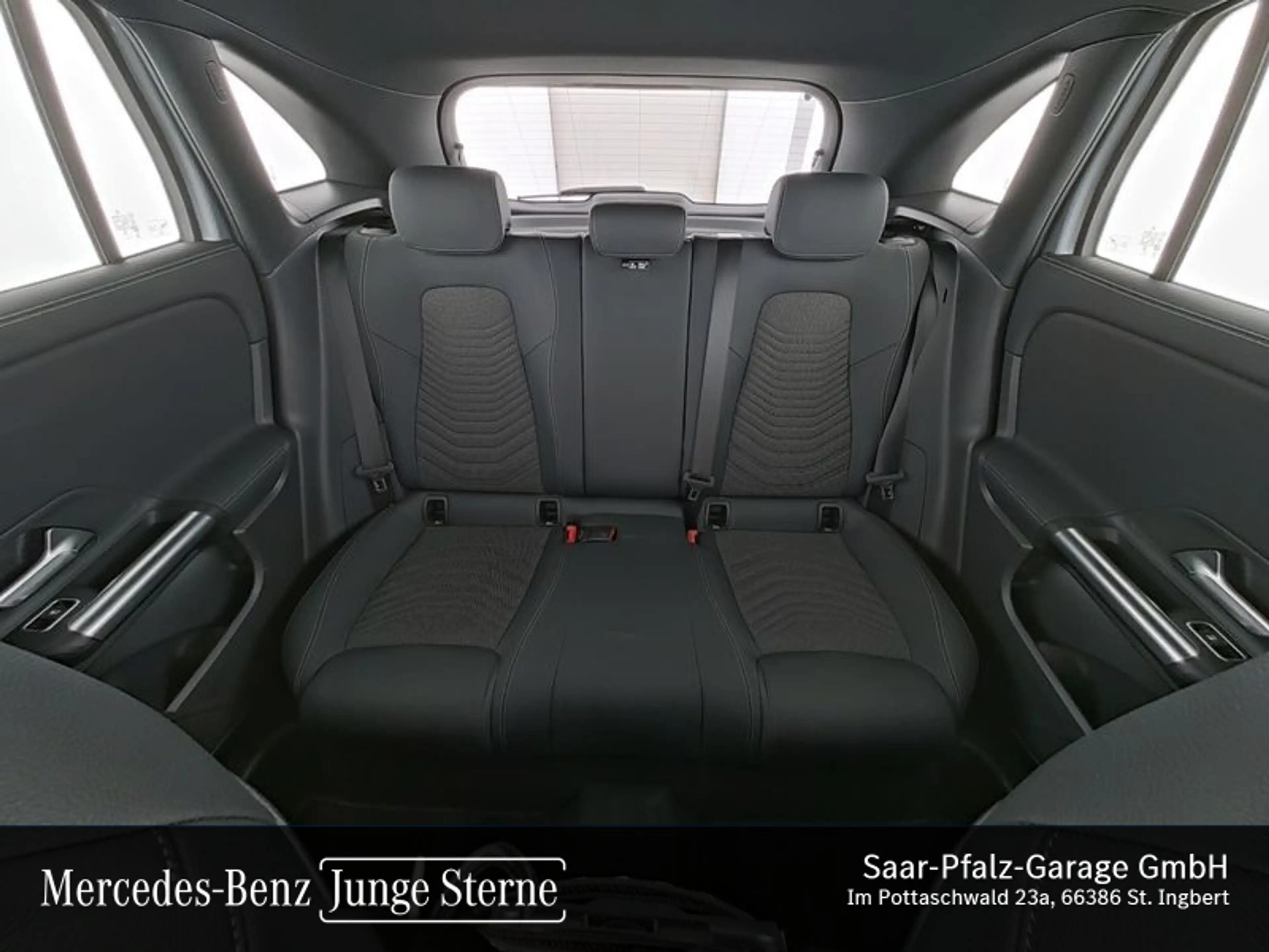 Mercedes-Benz GLA 180 GLA 180 *PROGRESSIVE*PANO-D*MEMORY*LED*NAVI*PTS* — photo 9