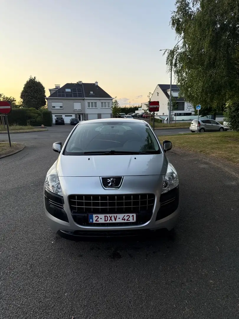 Peugeot 3008 1.6i Premium - 1