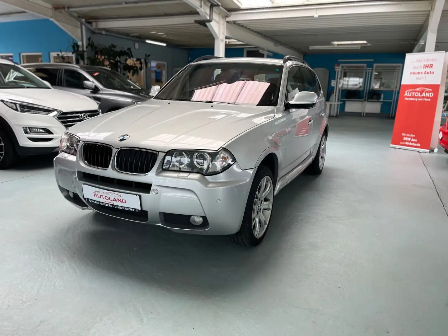 BMW X3 xDrive 18d M-PAKET AHK SHZ TEMP PDC v+h Silber - 1