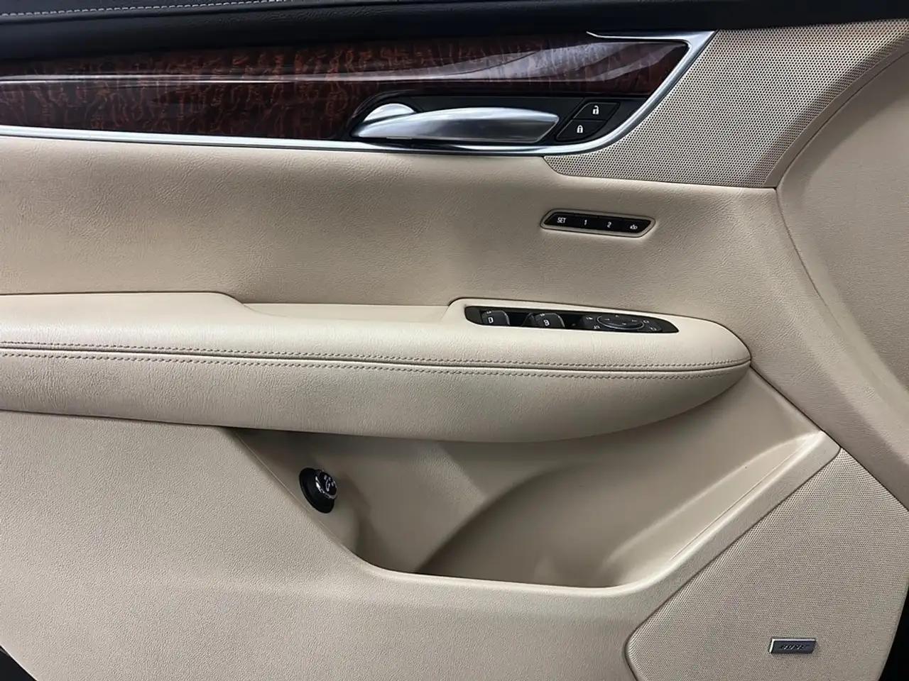 Cadillac XT5 снимка Cadillac XT5