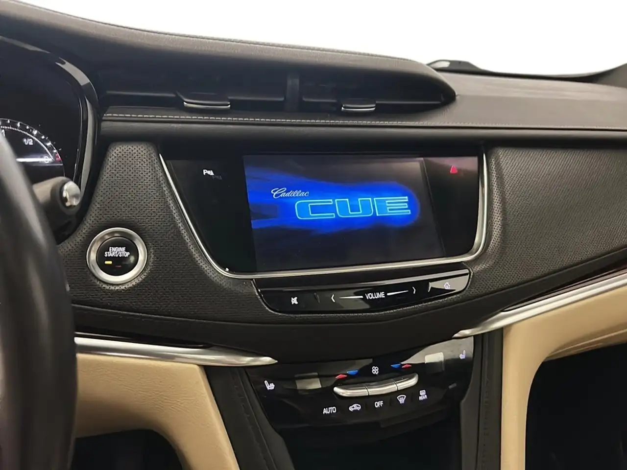 Cadillac XT5 снимка Cadillac XT5