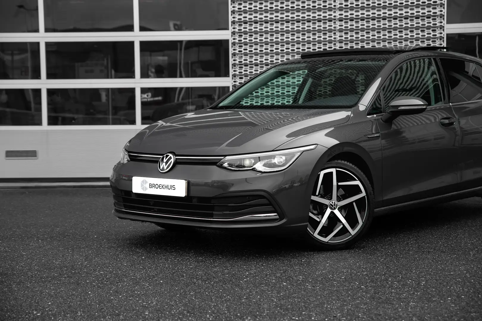 Volkswagen Golf 1.5 eTSI Style DSG | Panorama Dak | Camera | Apple Gris - 2