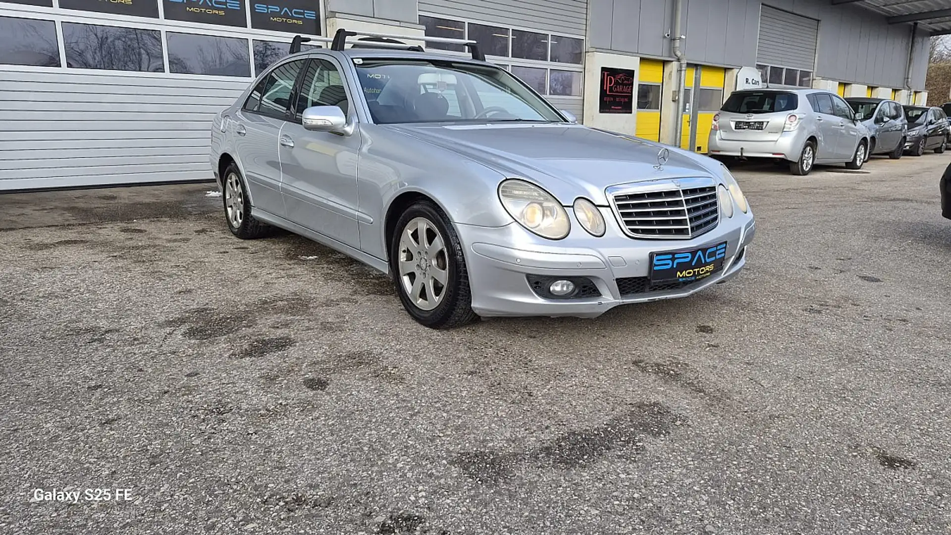 Mercedes-Benz E 220 Elegance Sport Exterieur CDI Aut. Grau - 1