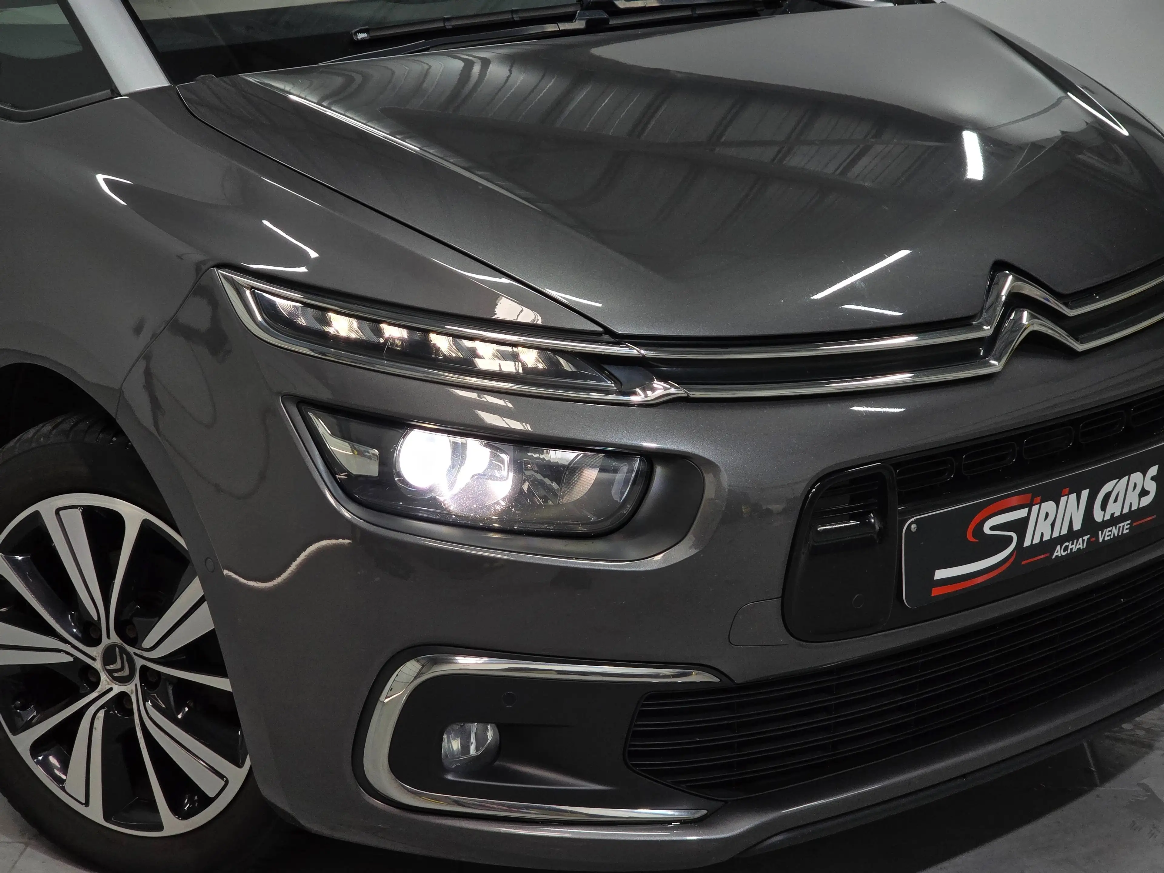 Citroen Grand C4 SpaceTourer 7 places | Keyless | Bi Xénon | Caméra | TRÈS PROPRE | GARANTIE 12M — photo 2