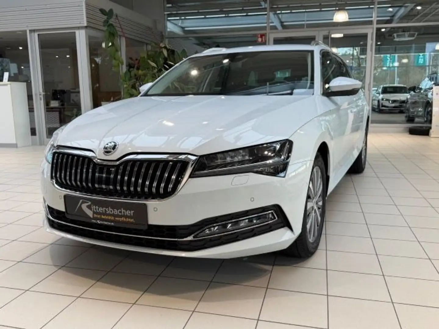 Skoda Superb Combi Style 2.0 TDI DSG Navi AHK Kamera Weiß - 2