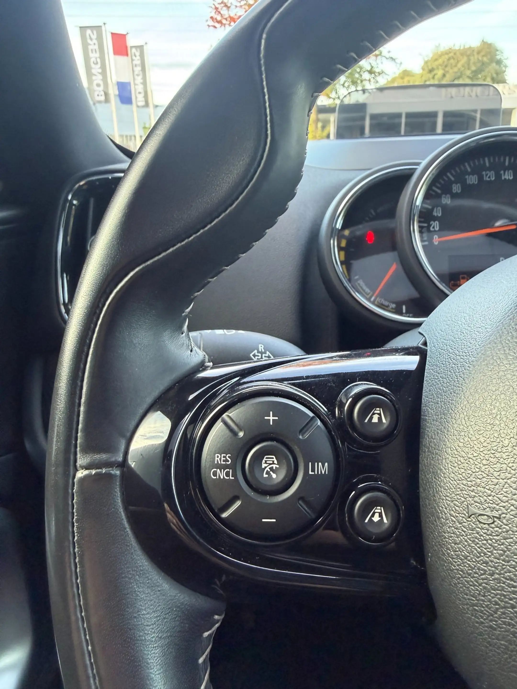 MINI Cooper SE Countryman 1.5 ALL4 224PK Pano | HK | HUD | Leder — photo 12