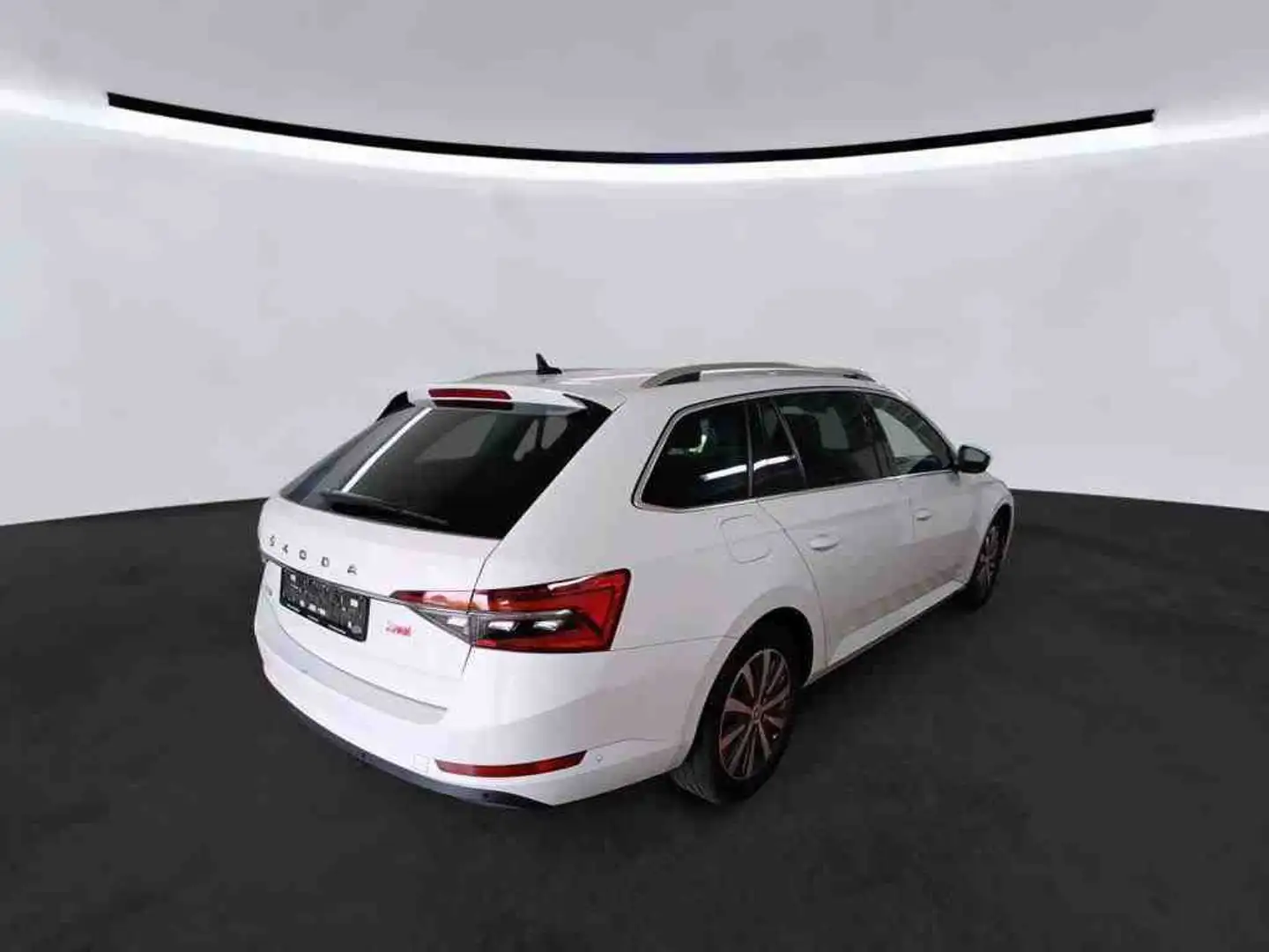Skoda Superb Combi 2.0 STYLE AHK CAM ACC E-KLAPPE NAVI White - 2