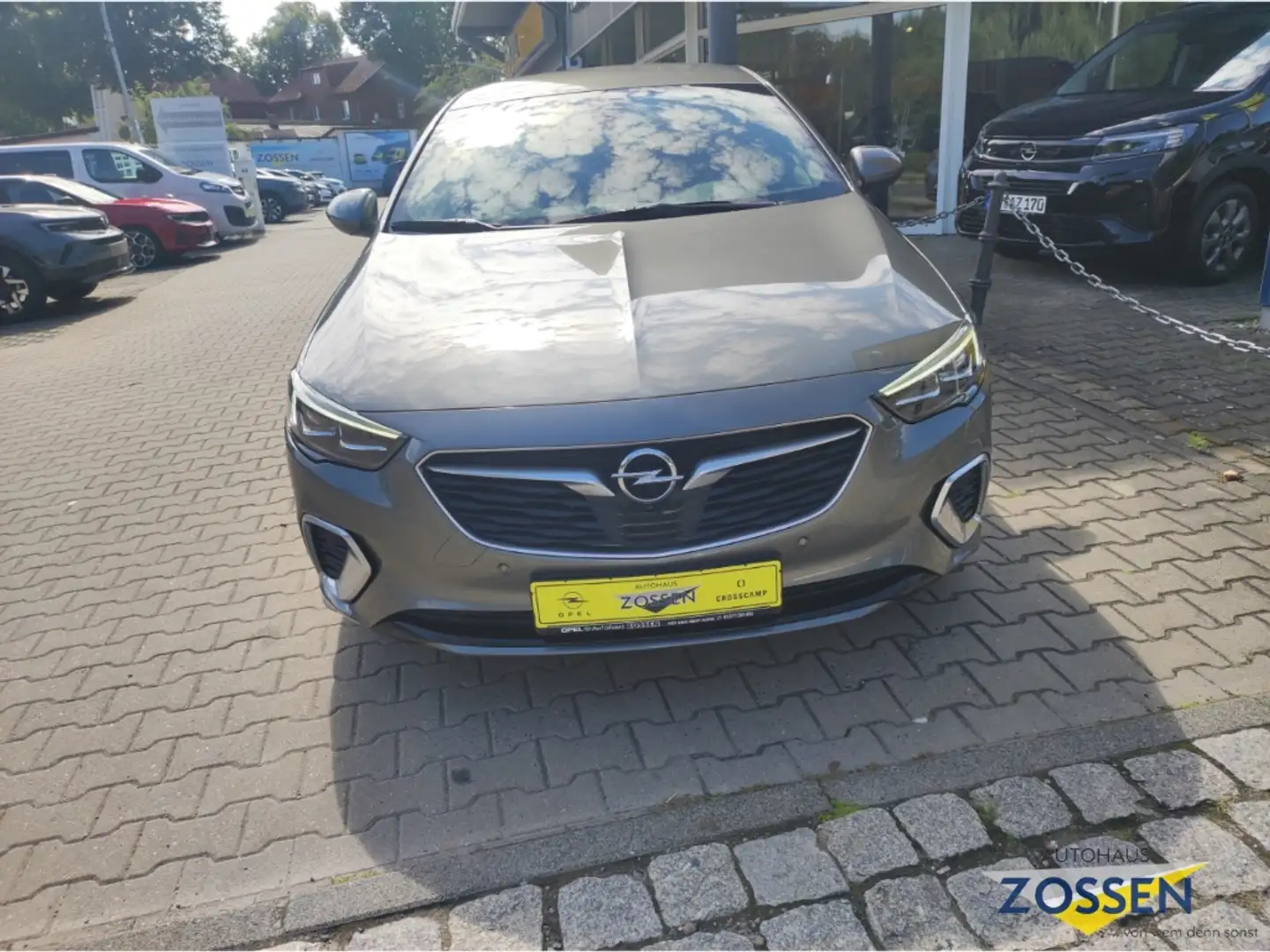 Opel Insignia GSi 4x4 2.0 Navi Leder 360 Kamera Massagesitze Gris - 2