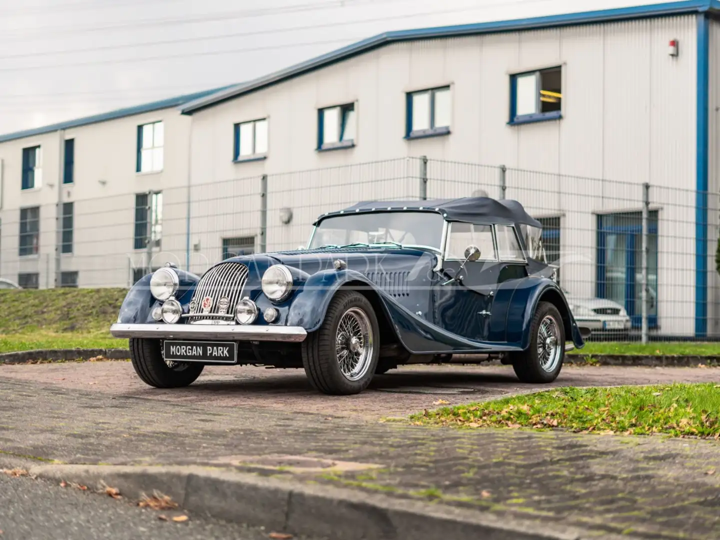 Morgan Plus 4 - 4 Sitzer *Rechtslenker* Blau - 2